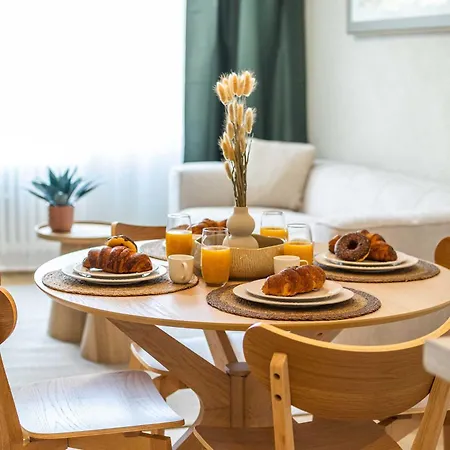 Apartmán Bright For 6 - Two Balconies & Parking