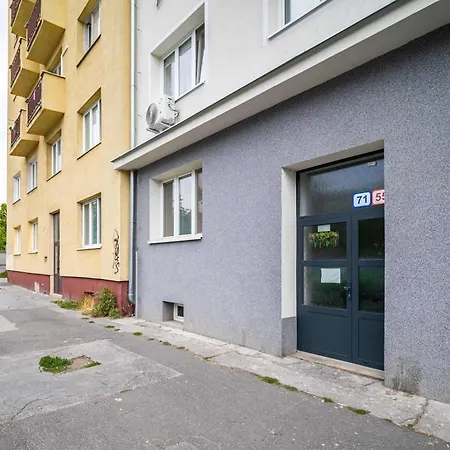 Bright For 6 - Two Balconies & Parking Apartmán